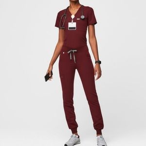 Figs | Zamora jogger scrub pant & Catarina one pocket scrub top - burgundy XS